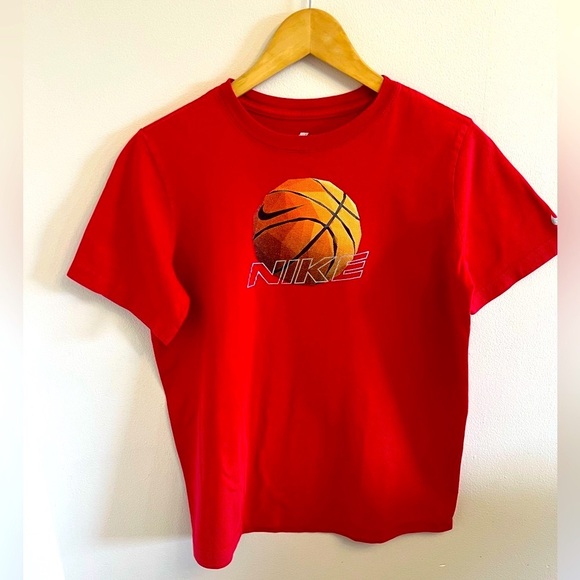 Nike Red Short Sleeve Kids Tee with Basketball Graphic - Picture 2 of 5